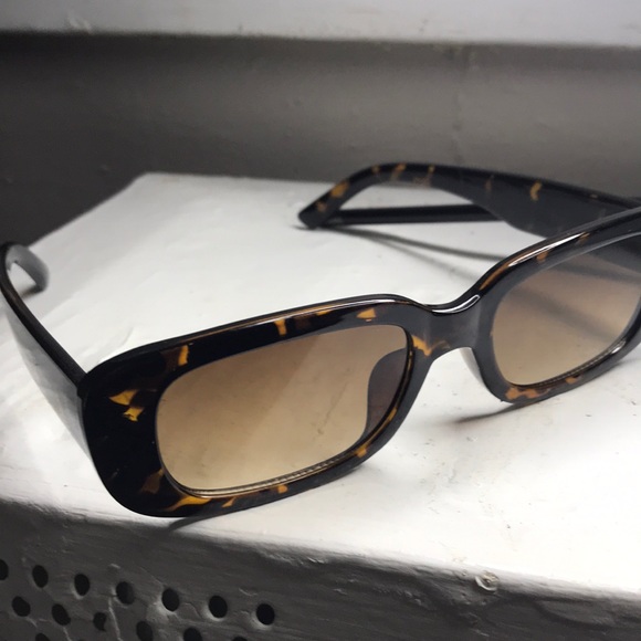 KUGUAOK Vintage Retro Rectangle Sunglasses - Picture 4 of 4